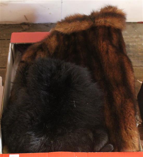 Mink cape and 2 fox stoles(-)